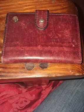 Women's Leather Wallet - Burgundy